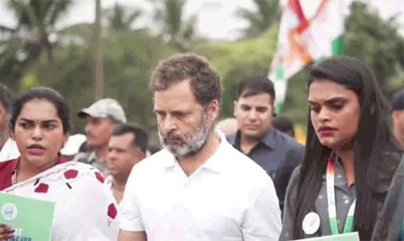 राहुल ने ट्रांसजेंडर समुदाय के सदस्यों के साथ की लंबी यात्रा