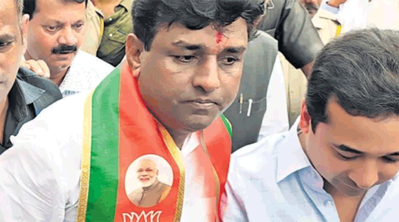 भाजपा ने महाराष्ट्र में एक महत्वपूर्ण उपचुनाव के लिए अपने उम्मीदवार को वापस लिया