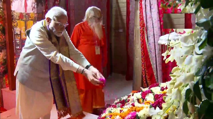 Ayodhya Deepotsav : भगवान रामलाल के दर पर PM मोदी, दर्शन कर लिया आशीर्वाद