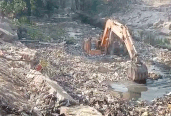 कूड़ा डालने वालों की प्रवर्तन दल कर रहा निगरानी