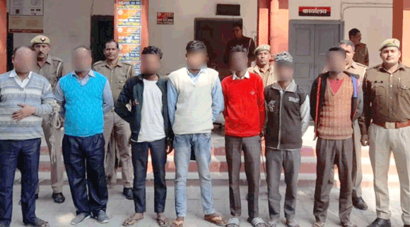 पुलिस ने सात वारंटियों को भेजा जेल
