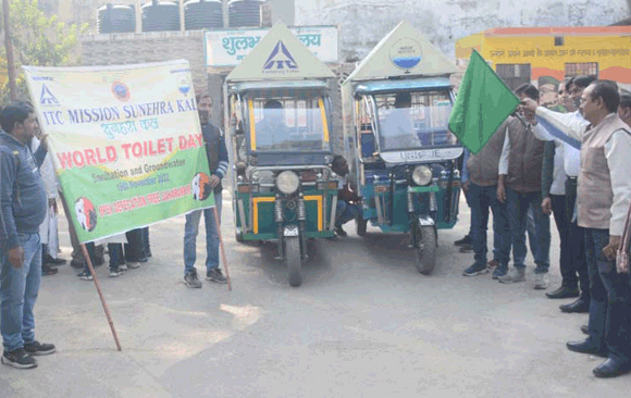 कलाकारों ने नाटक के माध्यम से शौचालय उपयोग के प्रति किया जागरुक