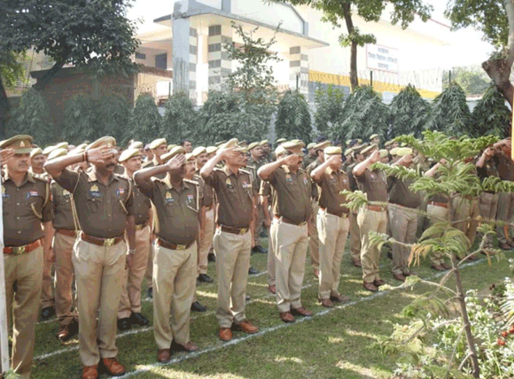 एसएसपी ने झंडा दिवस पर किया ध्वजारोहण