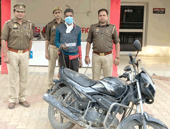 पुलिस ने शातिर वाहन चोर को किया गिरफ्तार
