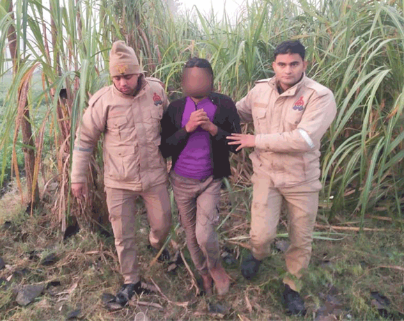 पुलिस ने मुठभेड़ के दबोचे तीन शातिर गौकश, तीन अन्य फरार