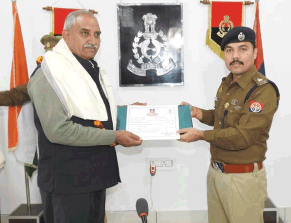 एसएसपी ने किया सेवानिवृत्त पुलिसकर्मियों का सम्मान