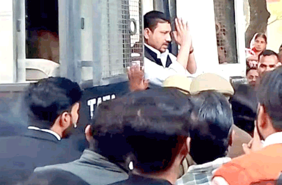 कड़ी सुरक्षा के बीच कोर्ट में पेश हुए विधायक नाहिद हसन