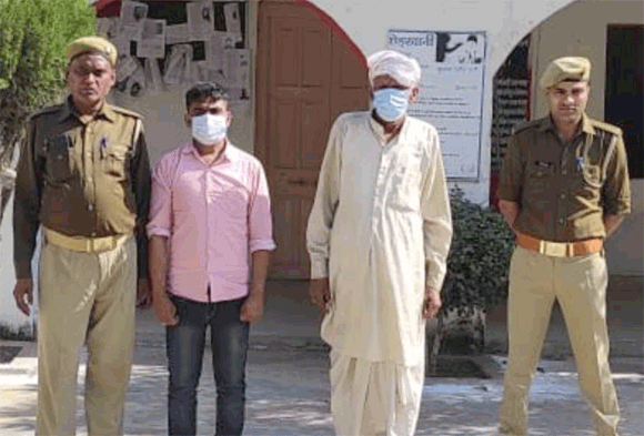 पुलिस ने दो वांछित आरोपियों को किया गिरफ्तार