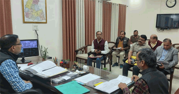 मण्डल की खराब प्रगति पर मण्डलायुक्त ने व्यक्त की नाराजगी