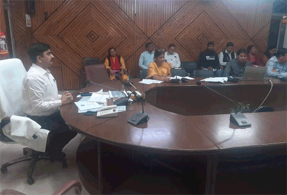 आईसीडीएस, आरबीएसके एवं स्वास्थ्य विभाग समन्वय स्थापित कर बच्चों का स्वास्थ्य प्रबंधन सुनिश्चित करें – जिलाधिकारी