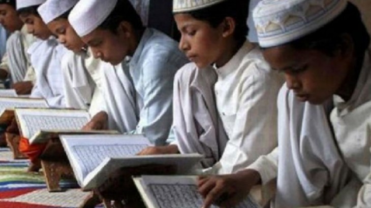 केंद्र ने पहली से आठवीं के मदरसा छात्रों का वजीफा रोका