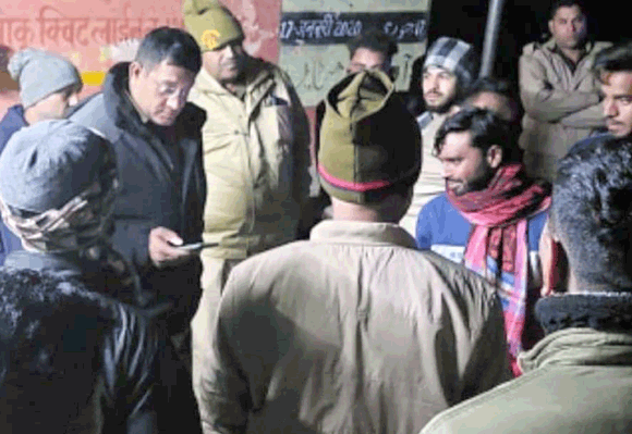 कार व डीसीएम की आमने-सामने की भिड़ंत में दो युवकों की दर्दनाक मौत