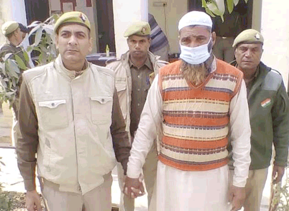 पुलिस वारंटी व वांछित आरोपियों को किया गिरफ्तार
