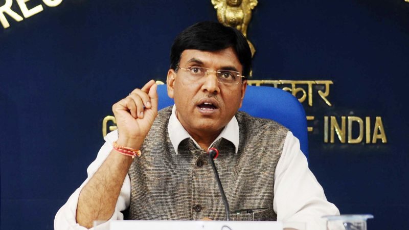 Covid-19 को लेकर सरकार अलर्ट, मंडाविया आज करेंगे स्वास्थ्य मंत्रियों के साथ मीटिंग