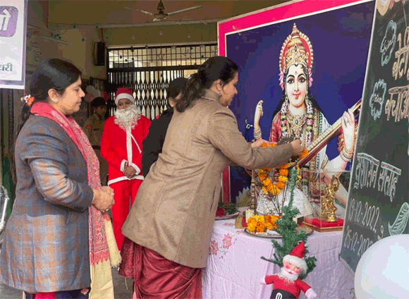 राजकीय इण्टर कॉलेज में बेटी बचाओ बेटी पढाओ तथा किशोरी स्वास्थ्य कार्यक्रम के तहत श्रद्धा लोकेश एम0 ने किया किशोरियों को स्वास्थ्य के प्रति जागरूक