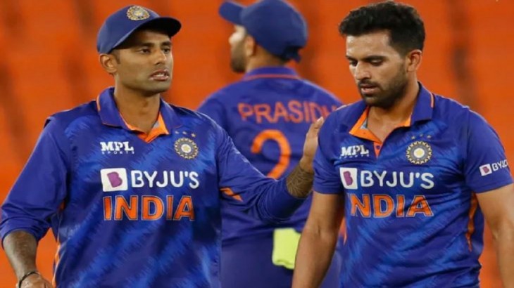 फ्लाइट में टीम इंडिया के इस खिलाड़ी के साथ हुआ बुरा बर्ताव, नहीं दिया खाना