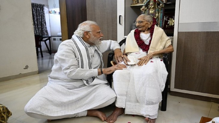 मां मिलने अस्पताल पहुंचे PM मोदी, डॉक्टरों बोले- तबीयत में हो रहा सुधार