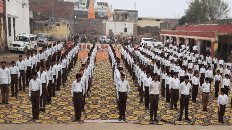 नकुड़ में नवतरंग शिशु व बाल संचलन ने नगरवासियों का मोहा मन