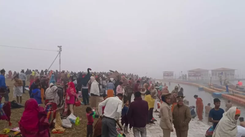 पौष पूर्णिमा आज, हर-हर गंगे के जयघोष संग पावन त्रिवेणी मे भक्‍तों ने लगाई आस्‍था की डुबकी