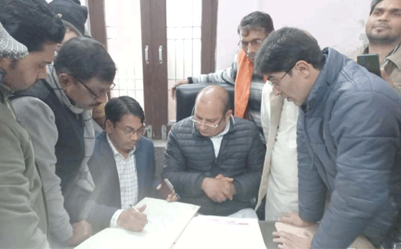 क्षेत्रीय विधायक ने की शासन द्वारा संचालित जनकल्याणकारी योजनाओं की समीक्षा