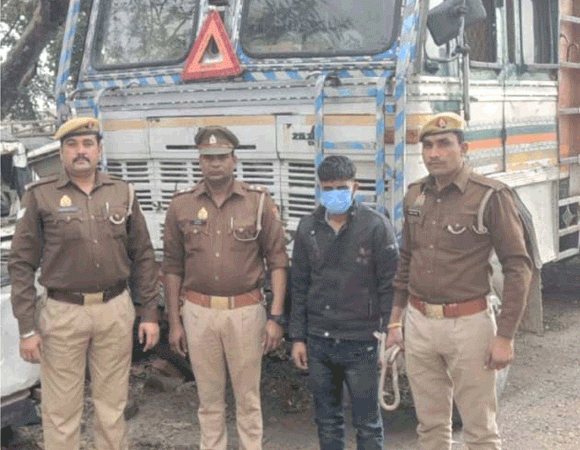 पुलिस ने किया ट्रक चोरी के मामले का खुलासा, ट्रक सहित आरोपी गिरफ्तार