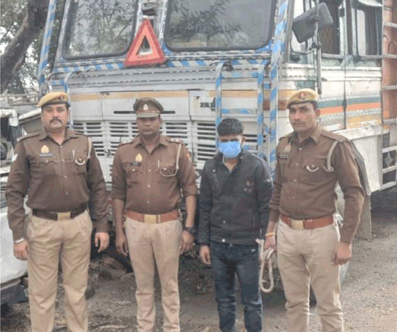 पुलिस ने किया ट्रक चोरी के मामले का खुलासा, ट्रक सहित आरोपी गिरफ्तार