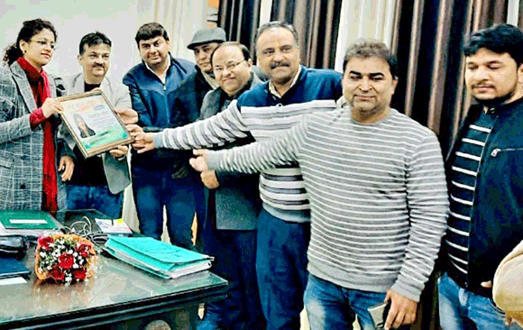 नगरायुक्त को प्रदान किया राष्ट्रीय रत्न सम्मान
