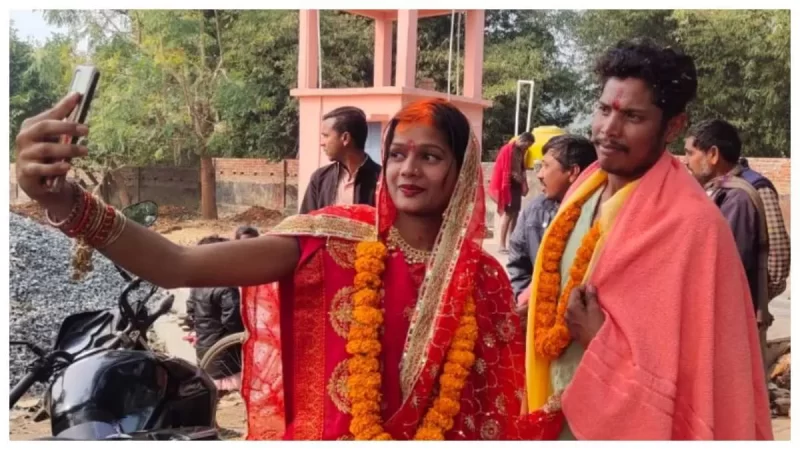 प्रेमी के घर के बाहर 86 घंटे शादी की जिद लेकर बैठी रही प्रेमिका, कानून के डर से झुके प्रेमी और स्वजन