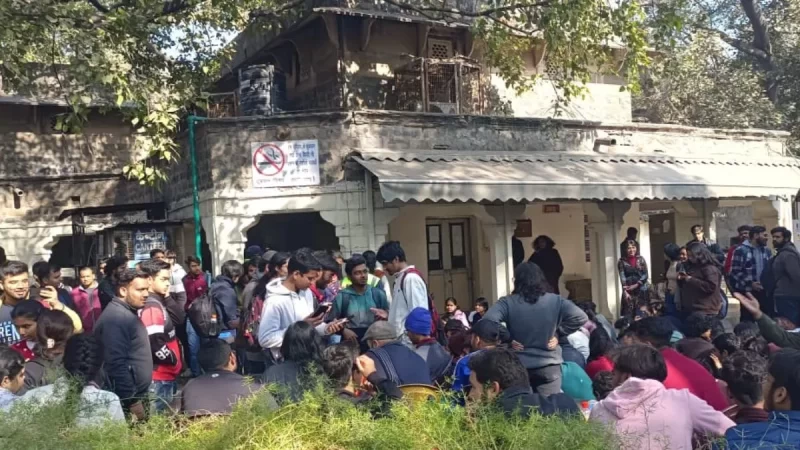 बीबीसी डॉक्युमेंट्री की स्क्रीनिंग पर अंबेडकर यूनिवर्सिटी में विवाद, प्रशासन ने काटी बिजली