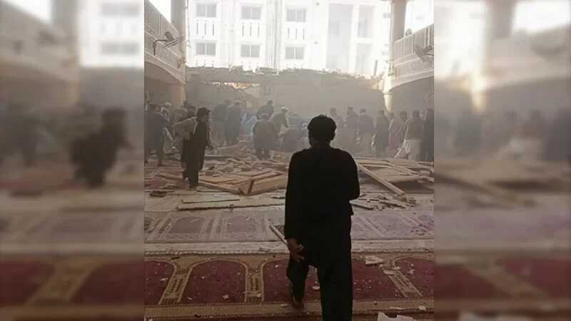 पेशावर में नमाज के बाद मस्जिद में आत्मघाती हमला, हमलावर ने खुद को उड़ाया; 17 लोगों की मौत