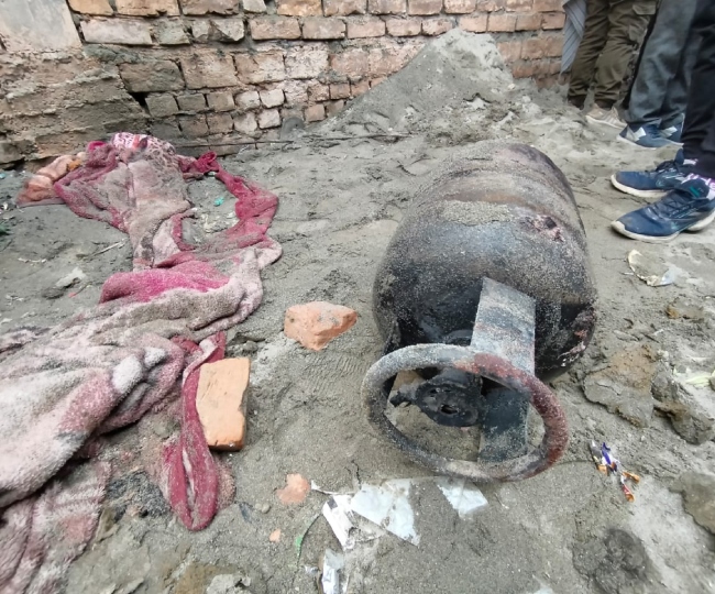 हरियाणा के पानीपत में सिलेंडर लीकेज के कारण लगी आग, एक ही परिवार के छह लोगों की मौत
