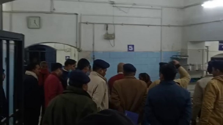 सीवान शराब कांड में 5 की मौत, 10 की हालत गंभीर, 12 लोग गिरफ्तार