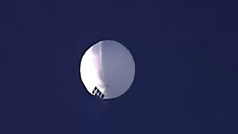 चीन ने स्वीकारा, अमेरिकी सीमा में उड़ने वाला गुब्बारा उसी का था; गहरा सकता है विवाद