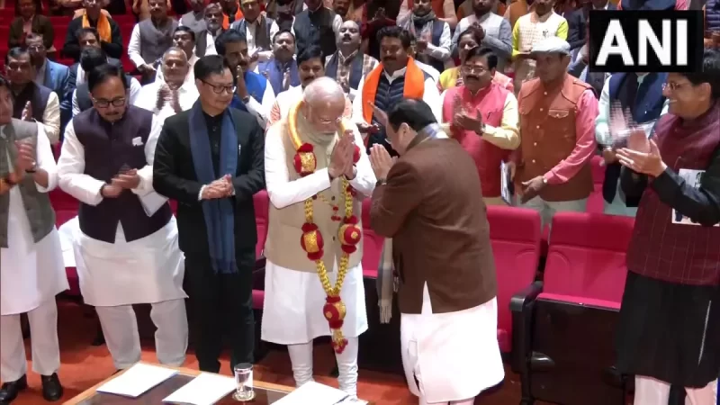 भाजपा संसदीय दल की बैठक जारी, जेपी नड्डा ने किया पीएम मोदी का स्वागत