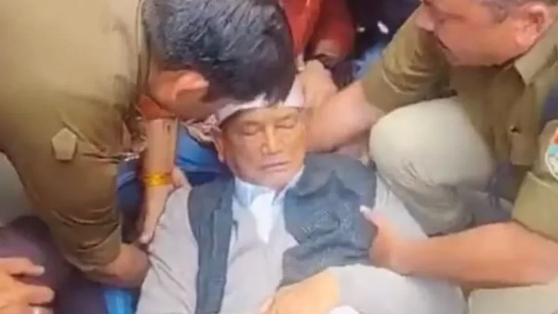 पूर्व सीएम हरीश रावत की ब‍िगड़ी तबियत, बेरोजगार संघ के प्रदर्शन में शामिल हुए थे रावत