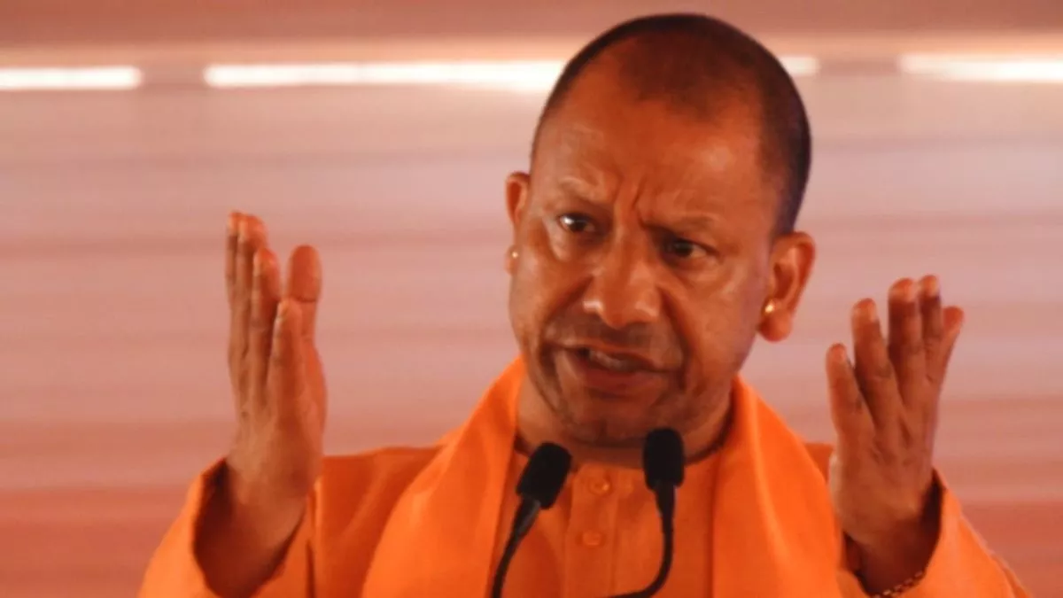 अपराधियों के खिलाफ सीएम योगी का एक्शन, बोले- चेन स्नेचिंग की घटनाओं को रोकें, बढ़ाएं पुलिस पेट्रोलिंग