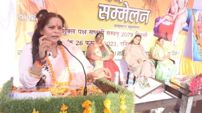 फ्रिज-सूटकेस में बंद न हो बेटियां, इसलिए बनाएं संस्कारवान, साध्वी प्राची ने सपा-कांग्रेस को घेरा