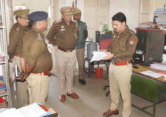 एसएसपी ने किया डीसीआरबी शाखा का औचक निरीक्षण