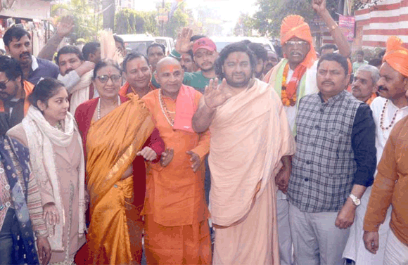 जाति के स्थान पर हिंदू शब्द का प्रयोग करने की दिलाई शपथ