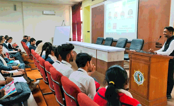 शोभित विश्वविद्यालय, गंगोह में स्कूल ऑफ एजुकेशन विभाग द्वारा दोनों हाथों से एक साथ लिखने एवं वैदिक गणित पर एक प्रशिक्षण सत्र का आयोजन