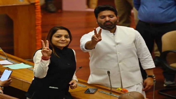 कौन हैं AAP की मेयर शैली ओबेरॉय, जो सियासत की पिच पर पहली बार में ही बन गई ‘कैप्टन’