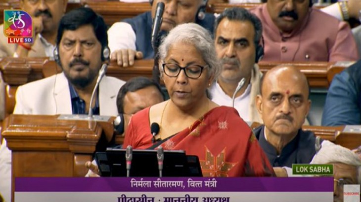 Budget 2023: 2.4 लाख करोड़ से रेलवे का होगा कायाकल्प, PAN अब राष्ट्रीय पहचान
