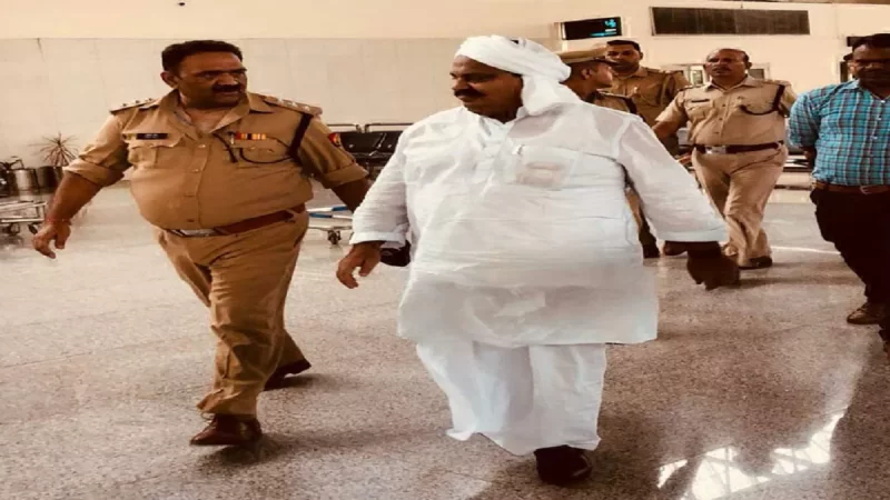 ‘अतीक की भी गाड़ी पलट जाए तो …’, माफियाओं का मिट्टी में मिलाने की खुली चेतावनी के बाद UP के MP का बयान