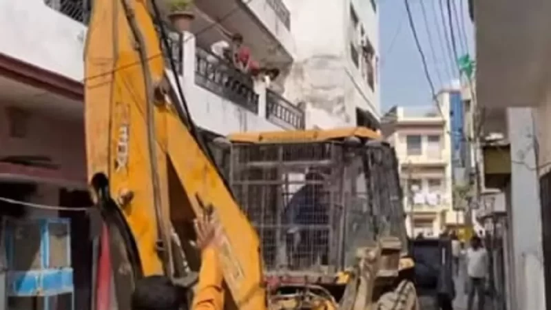 आज अतीक गैंग के करीबी सफदर अली के घर पर चलेगा बुलडोजर, ध्‍वस्‍त क‍िया जाएगा मकान