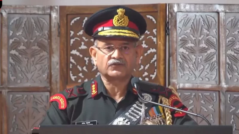 ‘LAC पर चीन की हर गलत हरकत का देंगे मुंहतोड़ जवाब’, लेफ्टिनेंट जनरल बोले- यथास्थिति बदलने नहीं देंगे