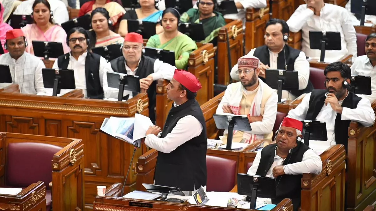 अखिलेश ने खुद अपने हस्ताक्षर कर वापस लिया केस, आतंकी हमले के 21 आरोपितों के 14 मुकदमे भी हुए थे वापस