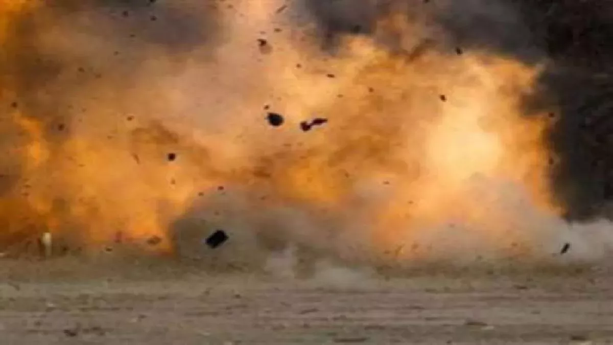 ढाका की एक इमारत में विस्फोट से 7 की मौत, 70 से ज्यादा लोगों के घायल होने की सूचना
