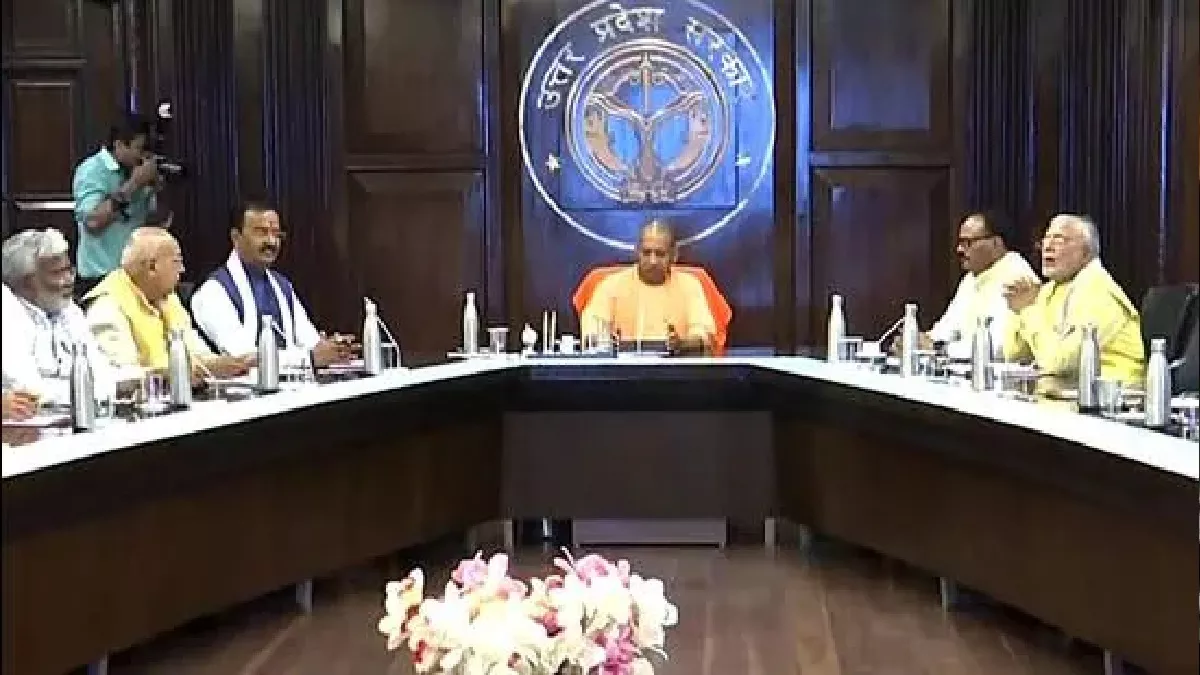 योगी कैबिनेट की बैठक में पिछड़ा वर्ग आयोग की रिपोर्ट और यूपी खेल नीति 2023 मंजूर