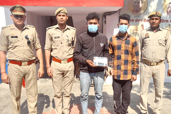 चोरी के मामले में वांछित आरोपियों को किया गिरफ्तार