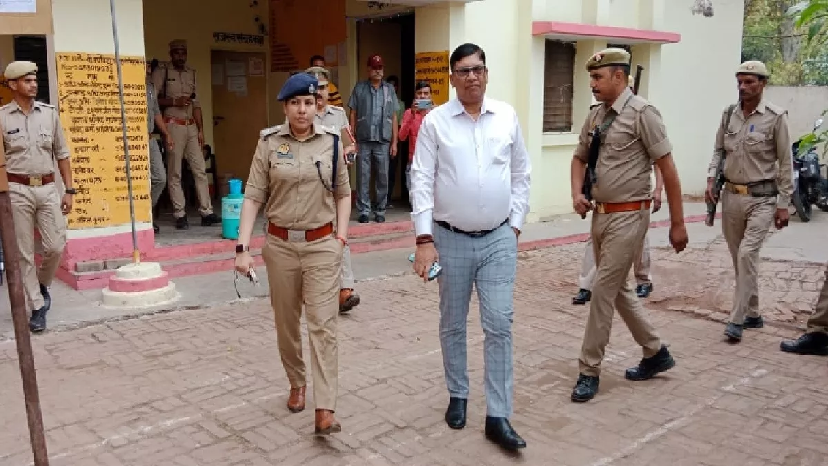 महोबा में 13 बिजली संविदाकर्मियों पर एस्मा के तहत मुकदमा, एक्‍शन में प्रशासन